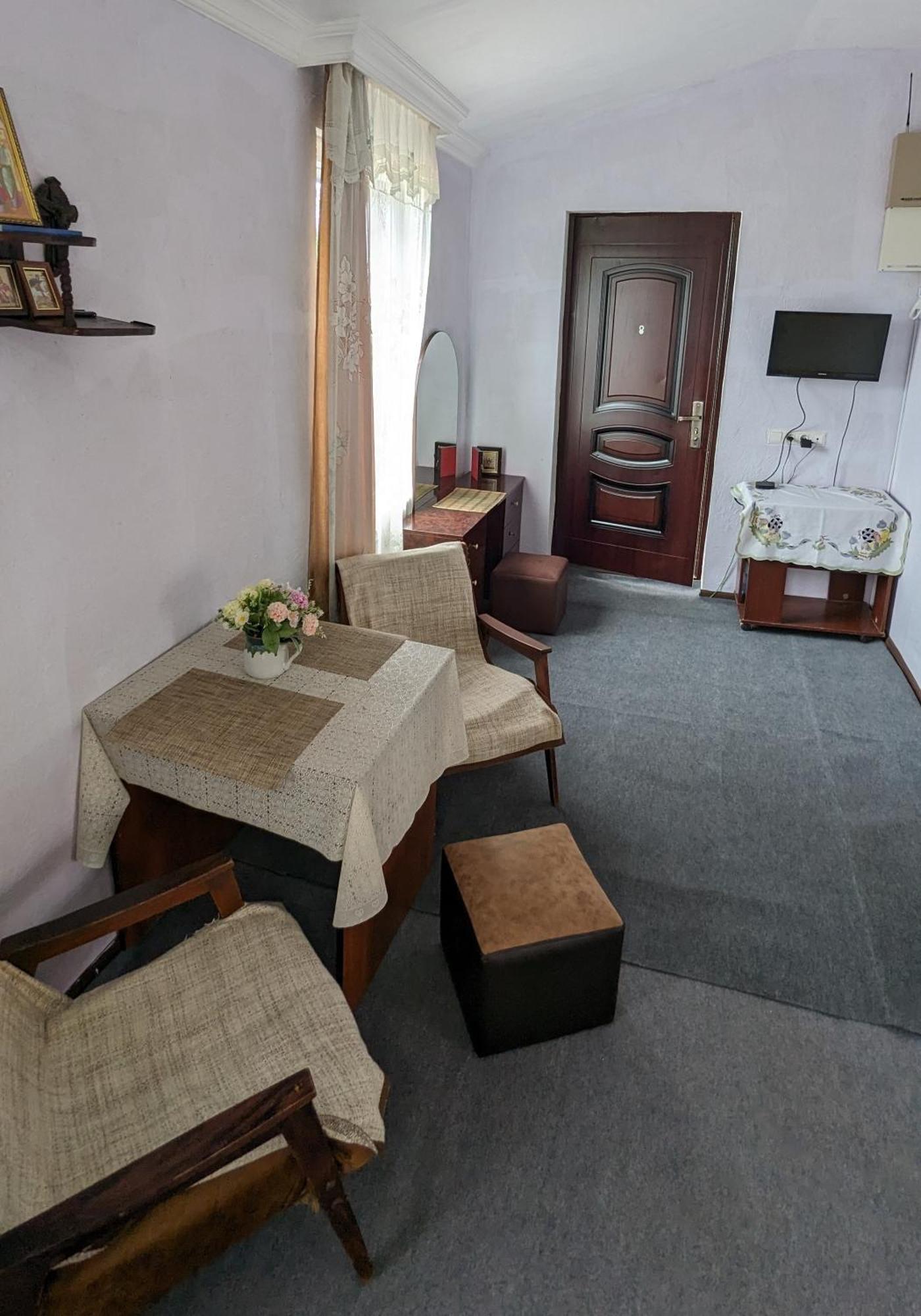 Mano'S Guest House 科布列季 外观 照片