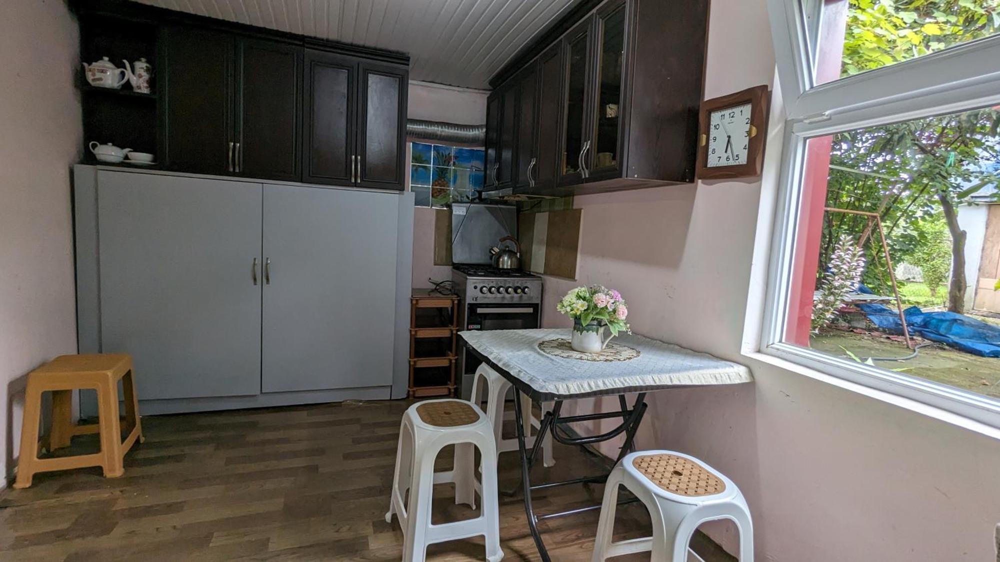 Mano'S Guest House 科布列季 外观 照片
