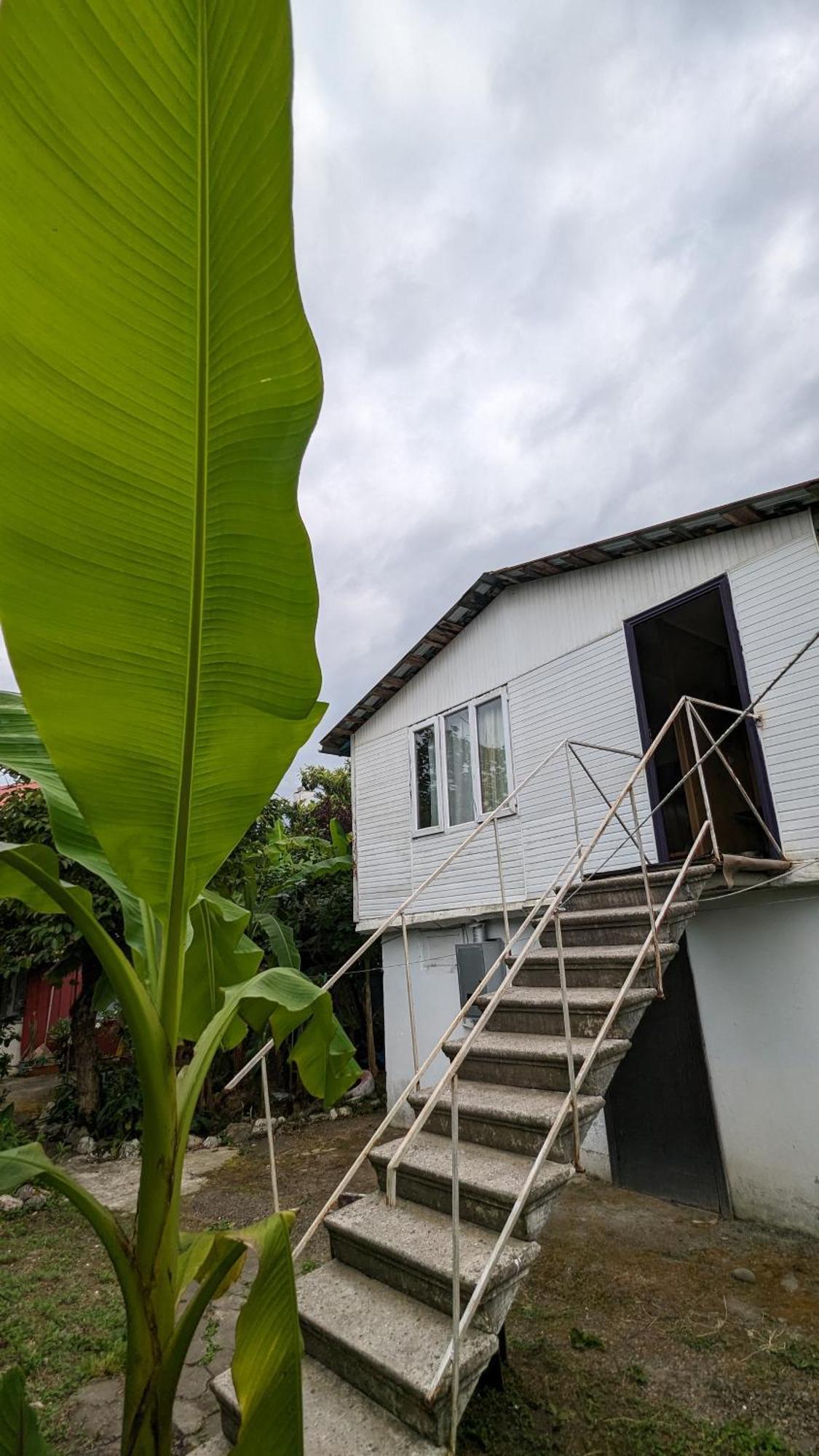 Mano'S Guest House 科布列季 外观 照片